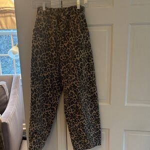 Le Bon Shoppe Arc Pant size medium leopard print